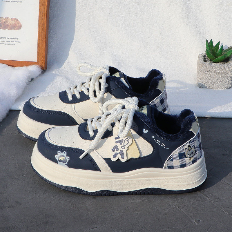 2025 Autumn and Winter Cartoon Print Fleece-Lined Sneakers for Women, Warm and Versatile White Shoes, Student Casual Comfortable Sports Cotton Shoes