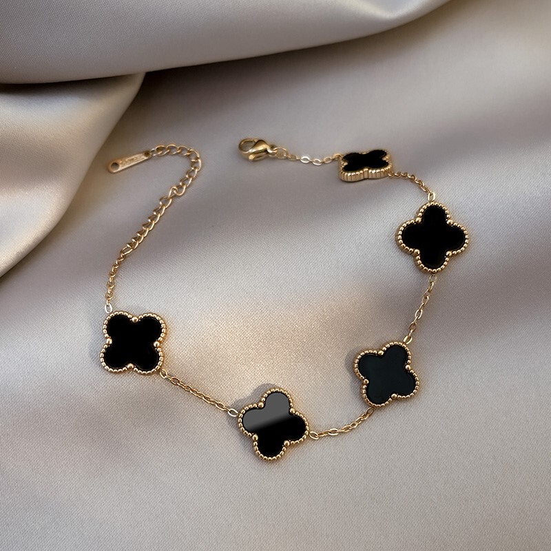 Four-Leaf Clover Five-Flower Bracelet for Women ins Niche Design High-Value Jewelry Titanium Steel Non-Fading Internet Celebrity Best Friend Jewelry
