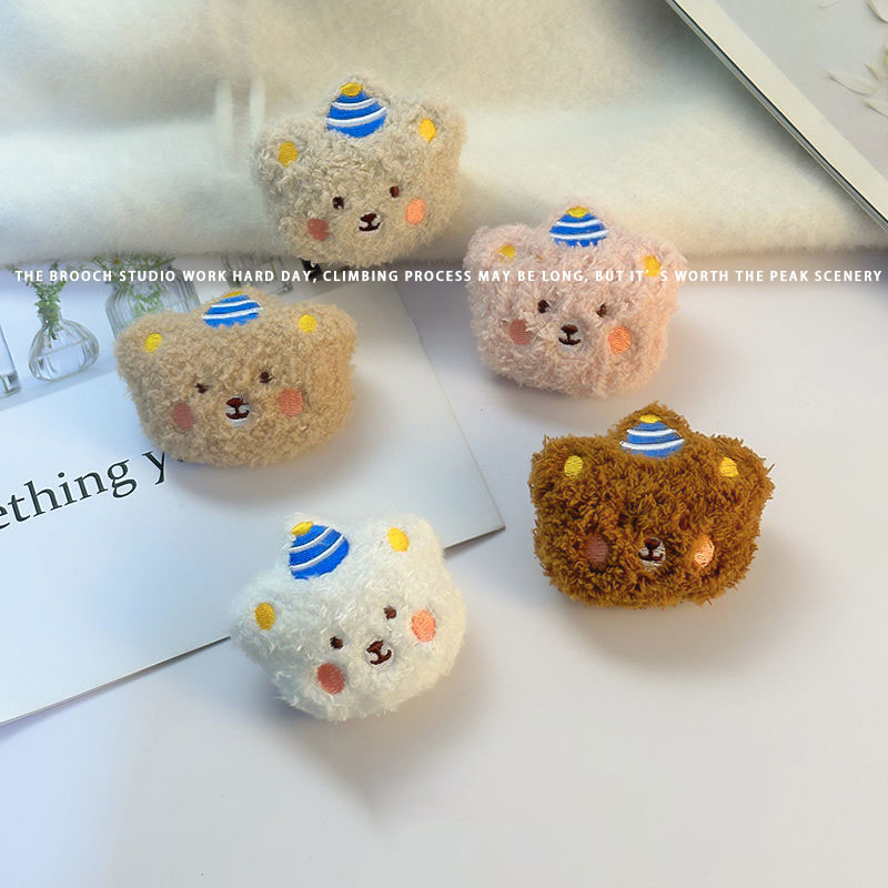 Japan-ROK cute knitted ornaments Small Bear Pins Cartoon Plush Dolly Doll Buckle Stitch Student Clothes Brooch Bag Pendant-Taobao