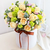 Fenghua xueyue (обнимание ведра)