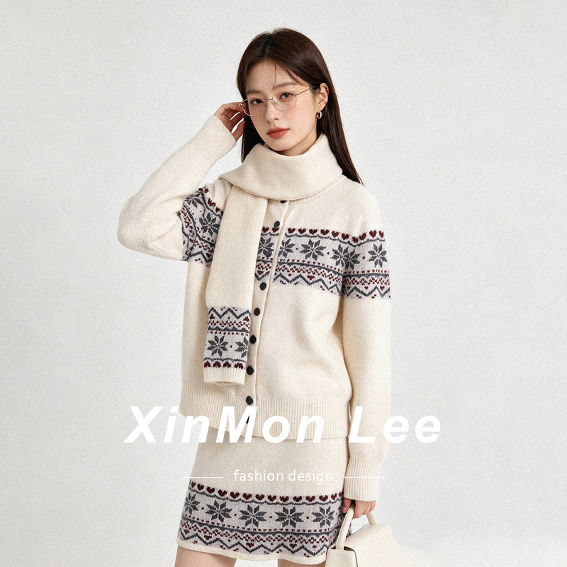 Korean-Style Youthful Vintage Fisher Set Christmas Knit Sweater with Scarf, New Soft and Cozy Short Skirt for Autumn and Winter Korean-Style Youthful Vintage Fisher Set Christmas Knit Sweater with Scarf, New Soft and Cozy Short Skirt for Autumn and Winter