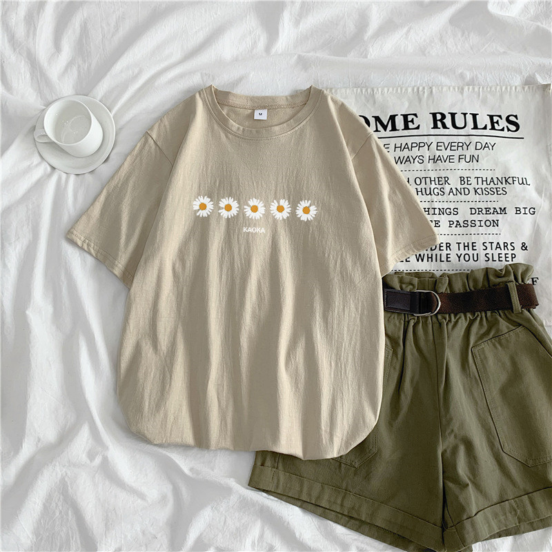 Rice Apricotsummer 2021 new pattern Daisy Short sleeve T-shirt female ins student Port style Harajuku easy Versatile Show thin upper clothes