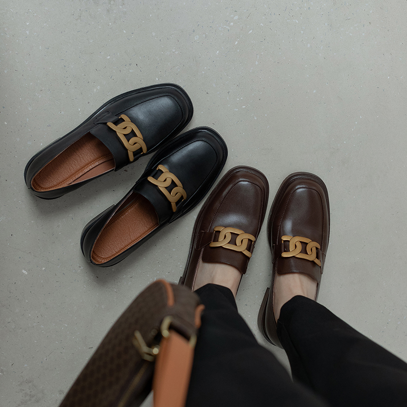 KAKY Inlenwind small leather shoes 2022 Spring style Inn Wind One foot pedal coarse heel Single shoe Lefoe shoes women's new 100 hitch