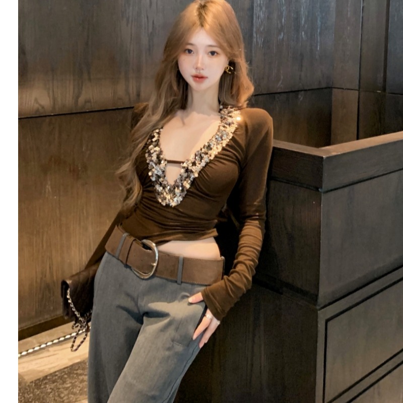 純粋な欲望セクシーな低 V ネック重工業スパンコールスプライシング Tシャツ女性の秋と冬のホットガールトップスタイトフィット胸を見せるインナーボトリングシャツ