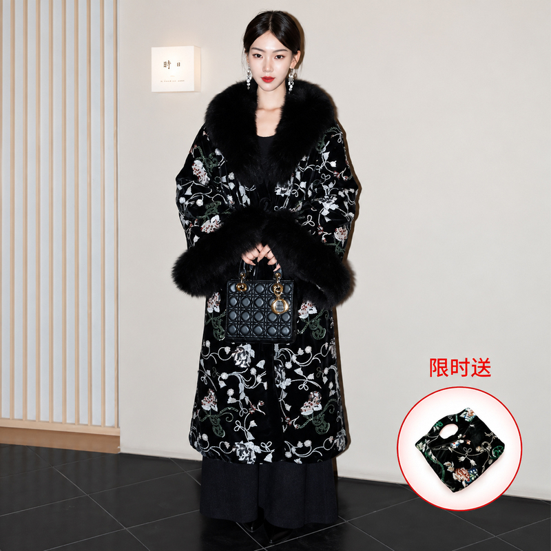 New Chinese-Style Velvet Sequin Embroidered Fox Fur White Goose down Jacket, New Waist-Cinching Tie Long Coat New Chinese-Style Velvet Sequin Embroidered Fox Fur White Goose down Jacket, New Waist-Cinching Tie Long Coat