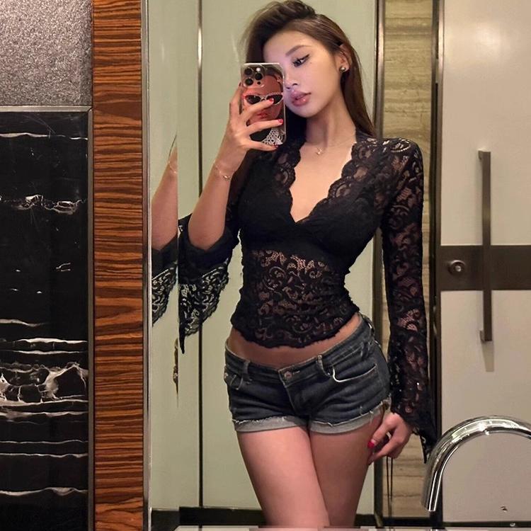2024 Spring and Autumn New Style Plus Size Sexy V-Neck Flared Sleeve Lace Top Women's Autumn and Winter Versatile T-Shirt Blouse