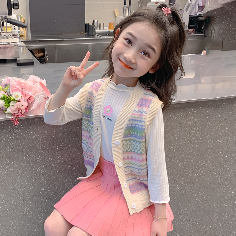 女の子ニットベスト2025春と秋の新作カーディガンジャケットウエストコート子供服トップスベビーセーターおしゃれ