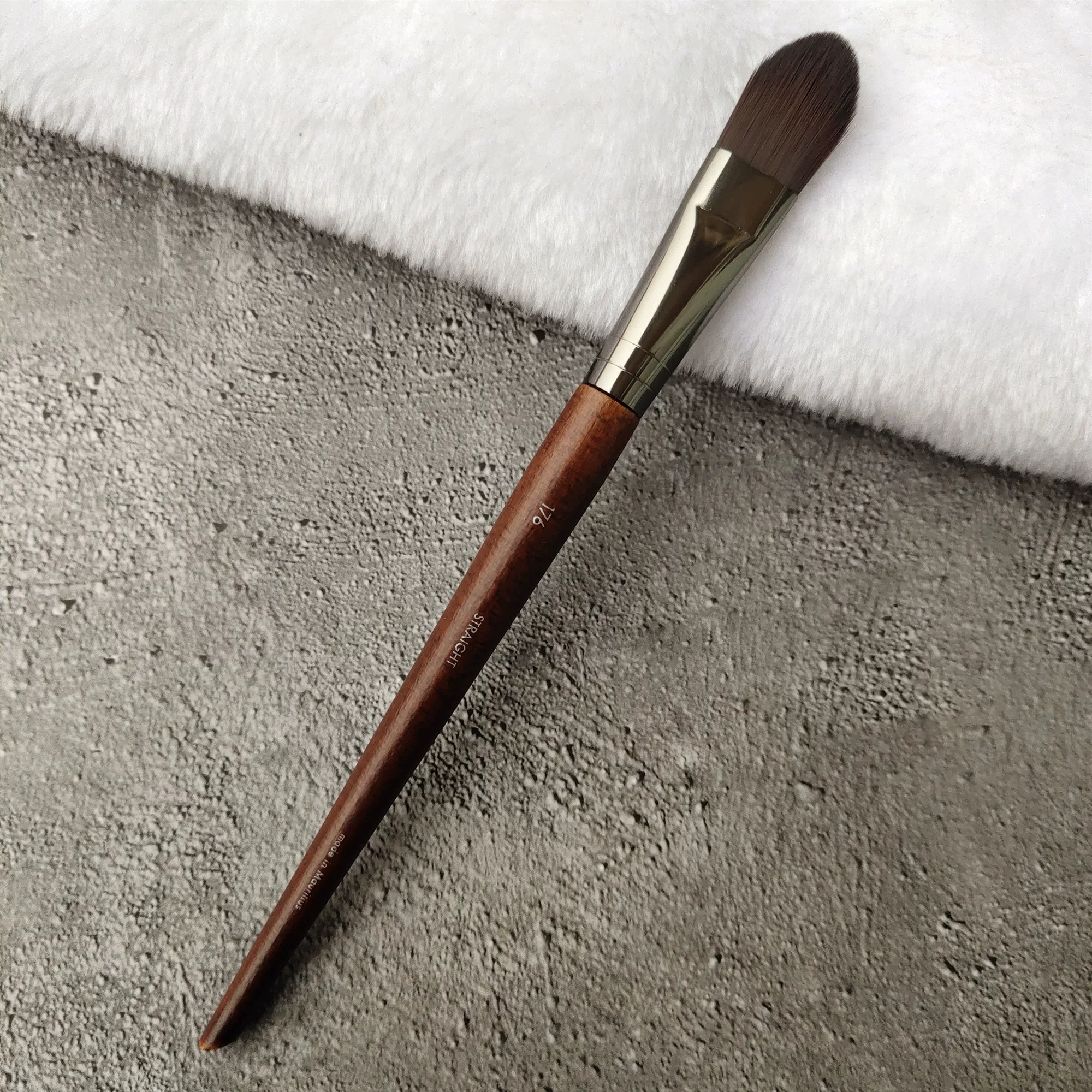 Concealer brush for contouring, eye pencil