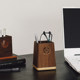 ຜູ້ຖືປາກກາໄມ້ແຂງສີດໍາ walnut ຫ້ອງການ desktop ເຄື່ອງປະດັບຂອງປະທານແຫ່ງການສຶກສາ pen box ກ່ອງເກັບຮັກສາປ່ອງປ່ອງຢ້ຽມໄມ້ lattice pen barrel