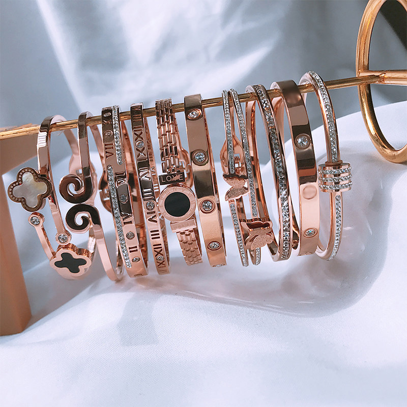 Rose gold titanium steel bracelet women's hand jewelry web celebrity Korean version simple personality do not fade cold wind INS tide too chain