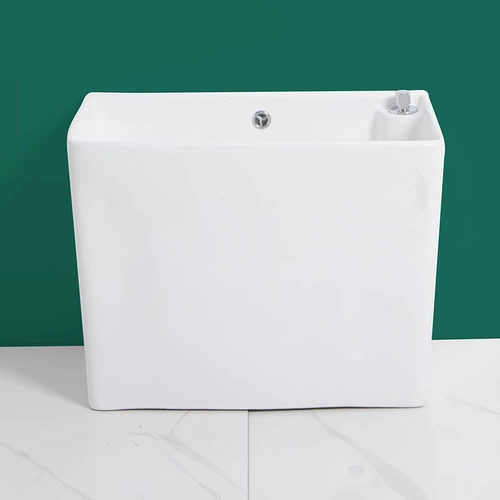 Бассейн для белья балкона в прудном прудном пруд