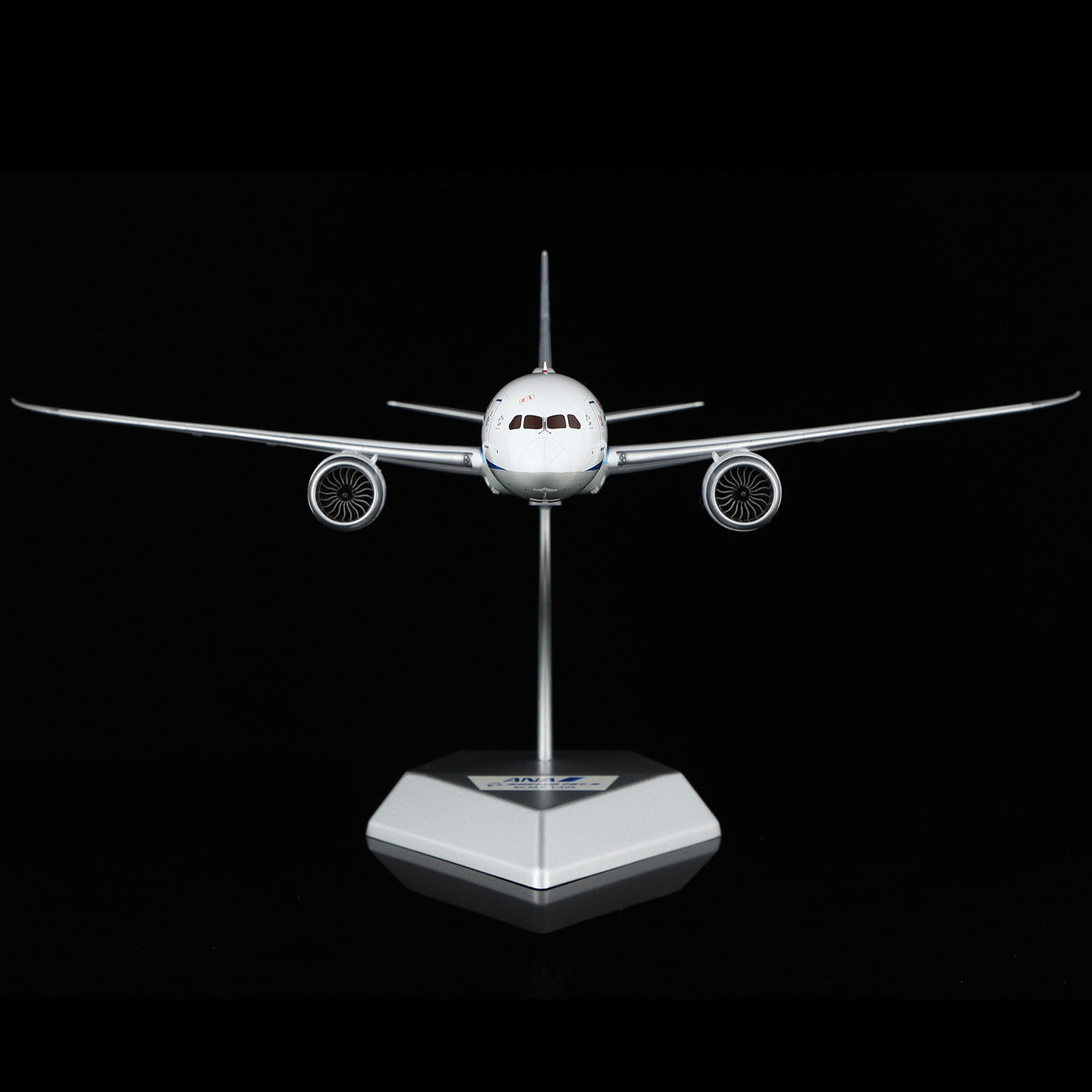 SQ Wings 1:200 合金飞机模型，全日空航空B787-8 JA801A JA802A 飞行