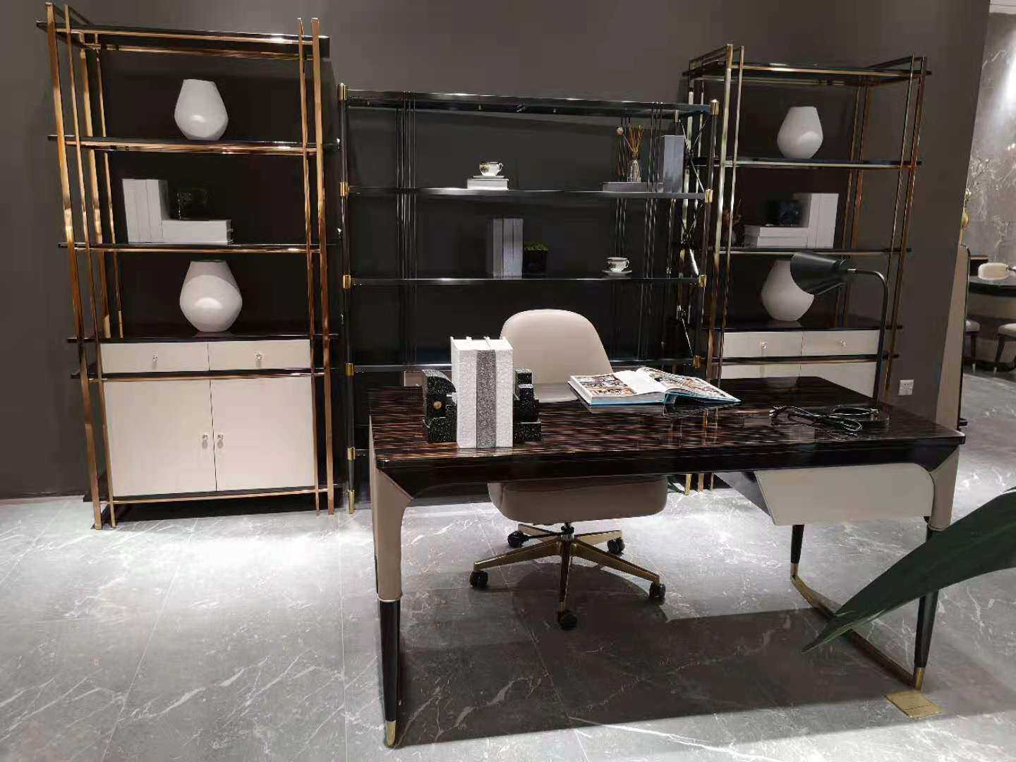 Hundreds Da Emerita CASA International Furniture Solid Wood Desk Desk Desk Solid Wood American Modern Light Lavish Simplicity