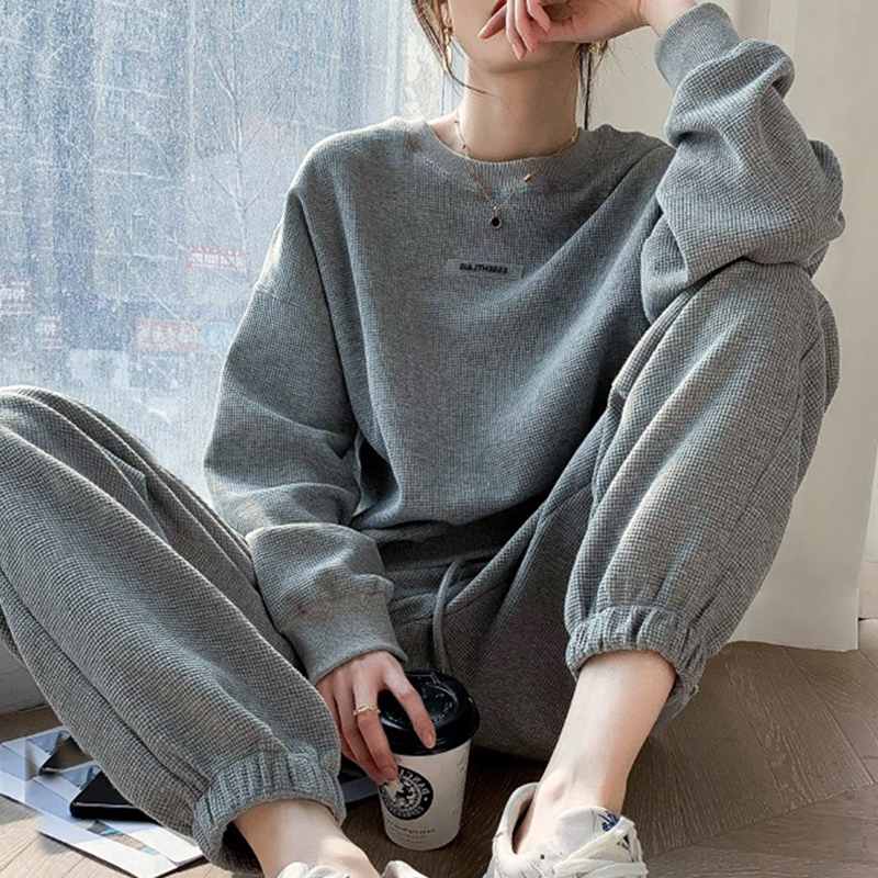 Gray Casual Sports Suit for Women, Spring and Autumn, Trendy and Fashionable, Age-Reducing Waffle Knit Sweatshirt Two-Piece Set