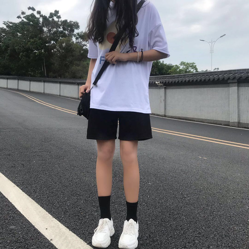 Black sports shorts women's summer 2022 new fashion ins loose high-waisted cotton five-point pants straight Hong Kong flavor