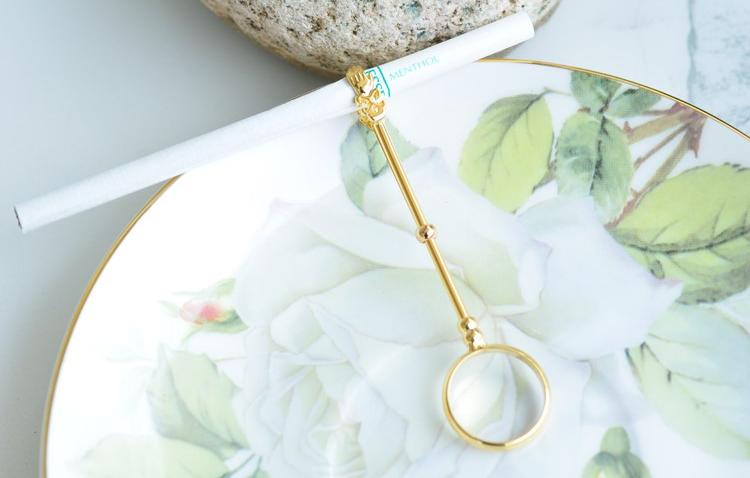 Smoking ring tobacco buckle smoking fingers smoking tobacco smoke tobacco staff