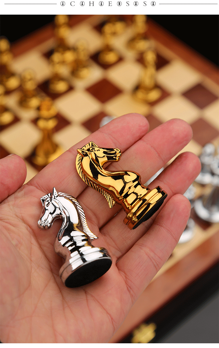 Шахматы 金属国际象棋套装折叠棋盘初学者成人儿童大号古铜色棋送礼摆件