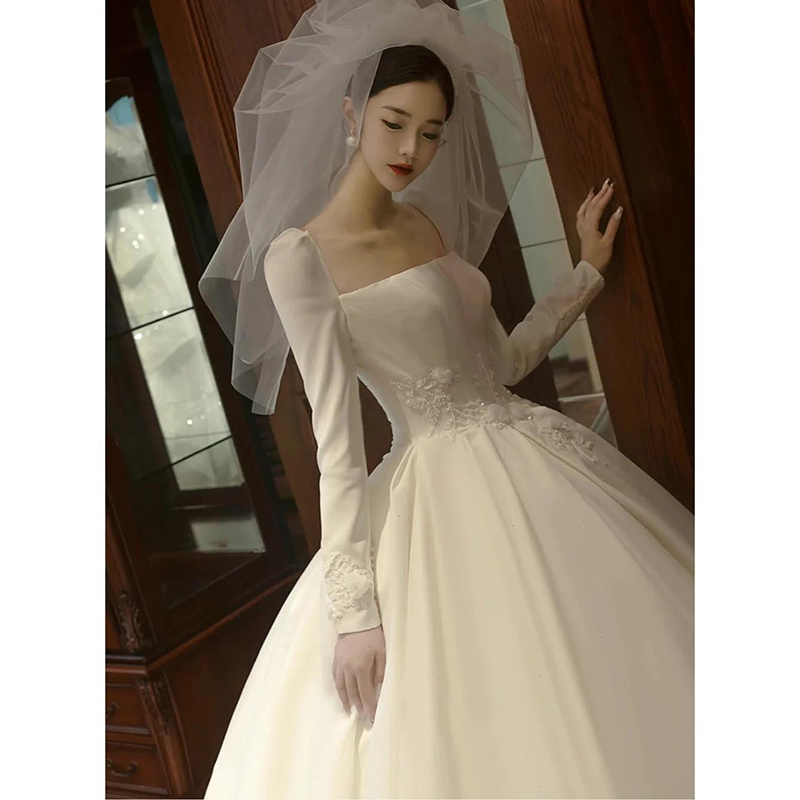 Summer advanced retro wedding dress, long sleeve, high-end, bright catchy style Summer advanced retro wedding dress, long sleeve, high-end, bright catchy style