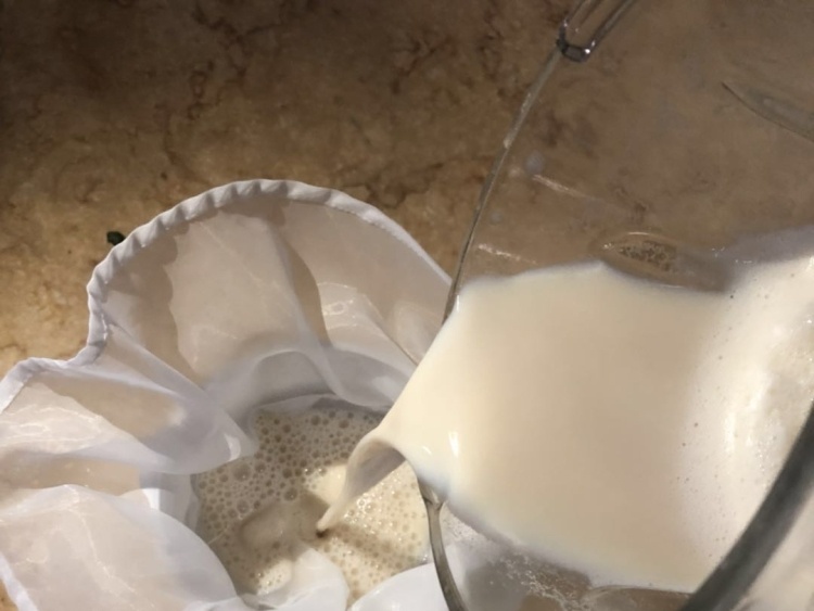 Whey separation soya - bean milk yogurt filter filter slag an artifact of domestic milk tea soya - bean milk to break the wall insulation.