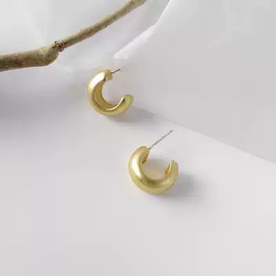 S925 silver needle small C-shaped earring simple temperament matte gold matte color earrings fashion European and American earrings H593