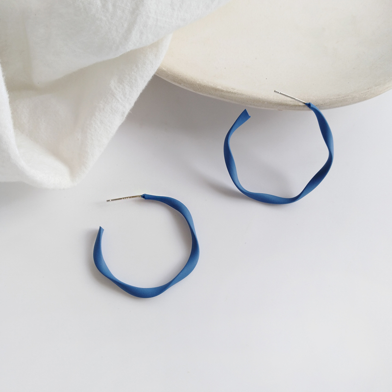 S925 silver needle Korean personality matte C word circle earrings feminine temperament cold wind new trend net red earrings 414