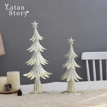 The opening scene of the indoor storefront of Christmas decorations is arranged with the desktop decoration of the mini-day tree of Tieyi Nordic