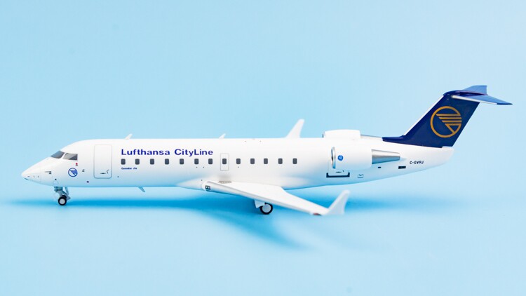NG 51002 Lufthansa CRJ-100ER C-GVRJ 1:200