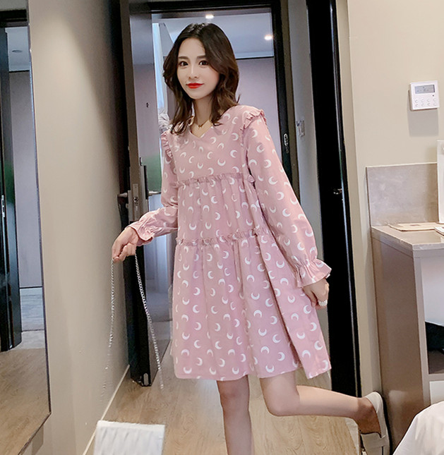 Western style maternity dress spring long-sleeved maternity dress top mid-length loose Korean version spring and autumn doll skirt tide mom