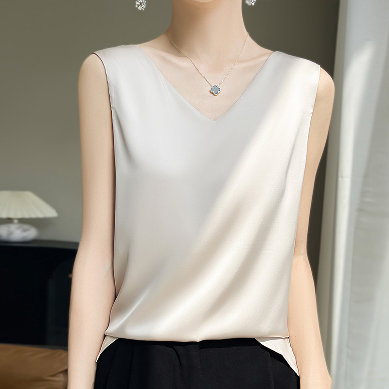 Reversible Camisole for Women, Summer Thin Style, Suitable for Layering with Suits, Acetate Satin Sleeveless T-Shirt, Base Layer Top, Beautiful Back Design Reversible Camisole for Women, Summer Thin Style, Suitable for Layering with Suits, Acetate Satin Sleeveless T-Shirt, Base Layer Top, Beautiful Back Design