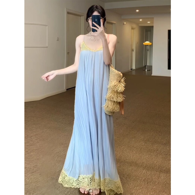 Ins-Style Stunning Island Vacation Retro Lace Strap Dress 150kg Plus-Size Pleated Design Super Fairy-Like Long Dress