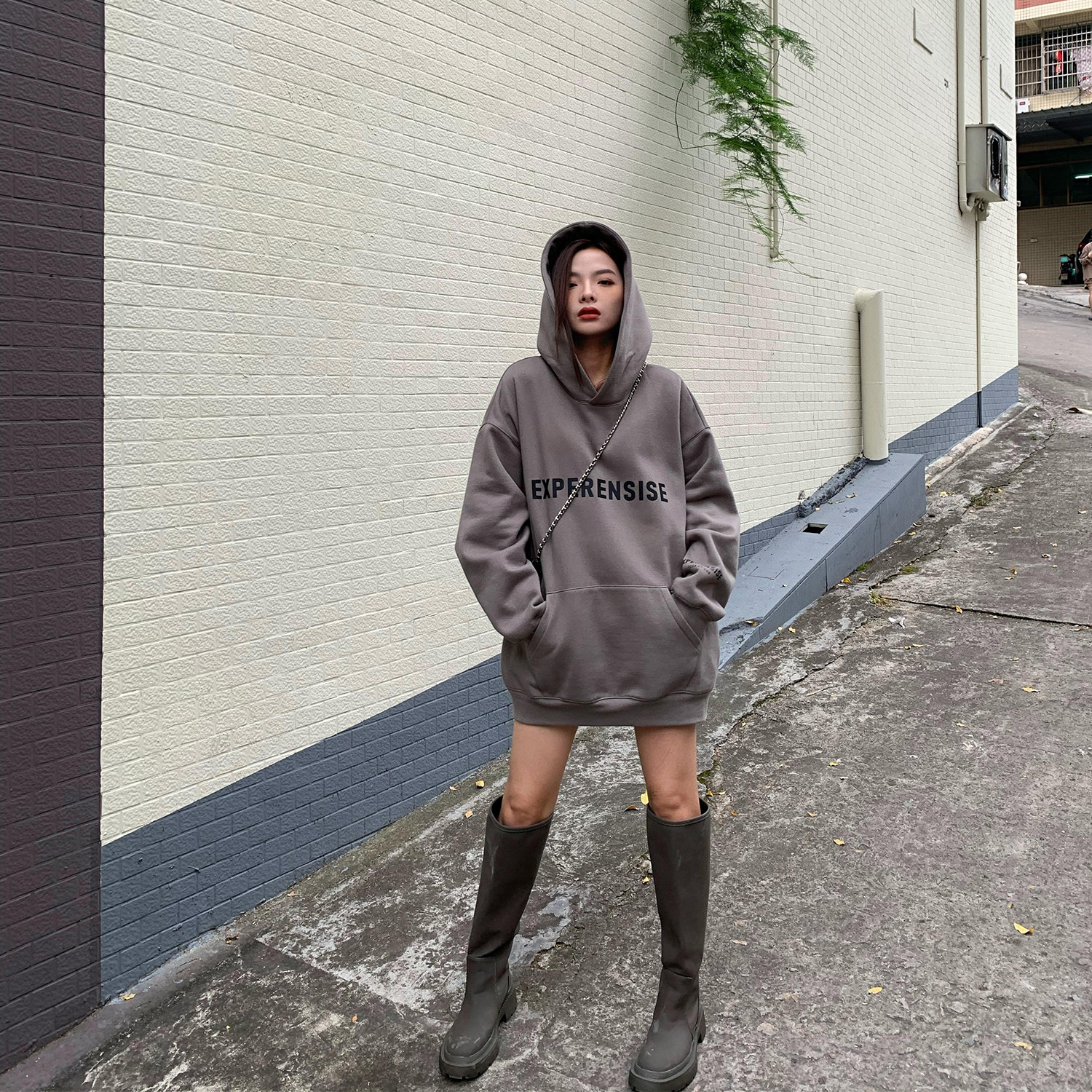 Chen Mifan black hooded plus velvet thick cotton T women's autumn and winter 2022 new loose mid-length gray top