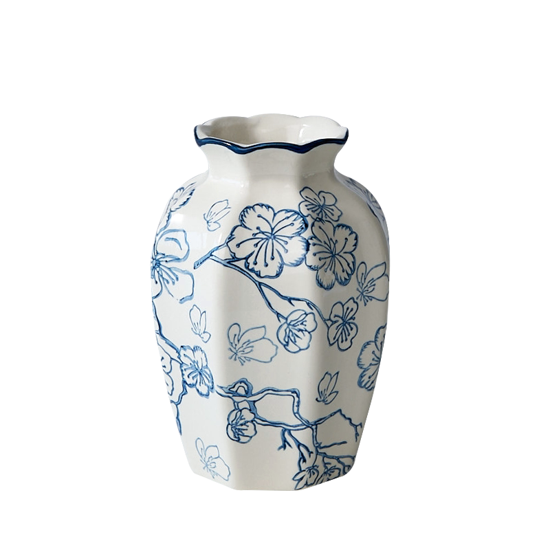 中国青花沈香花瓶 中国青花沈香花瓶