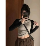 Бархатный приятный телу короткий лонгслив, футболка для отдыха, в обтяжку, по фигуре