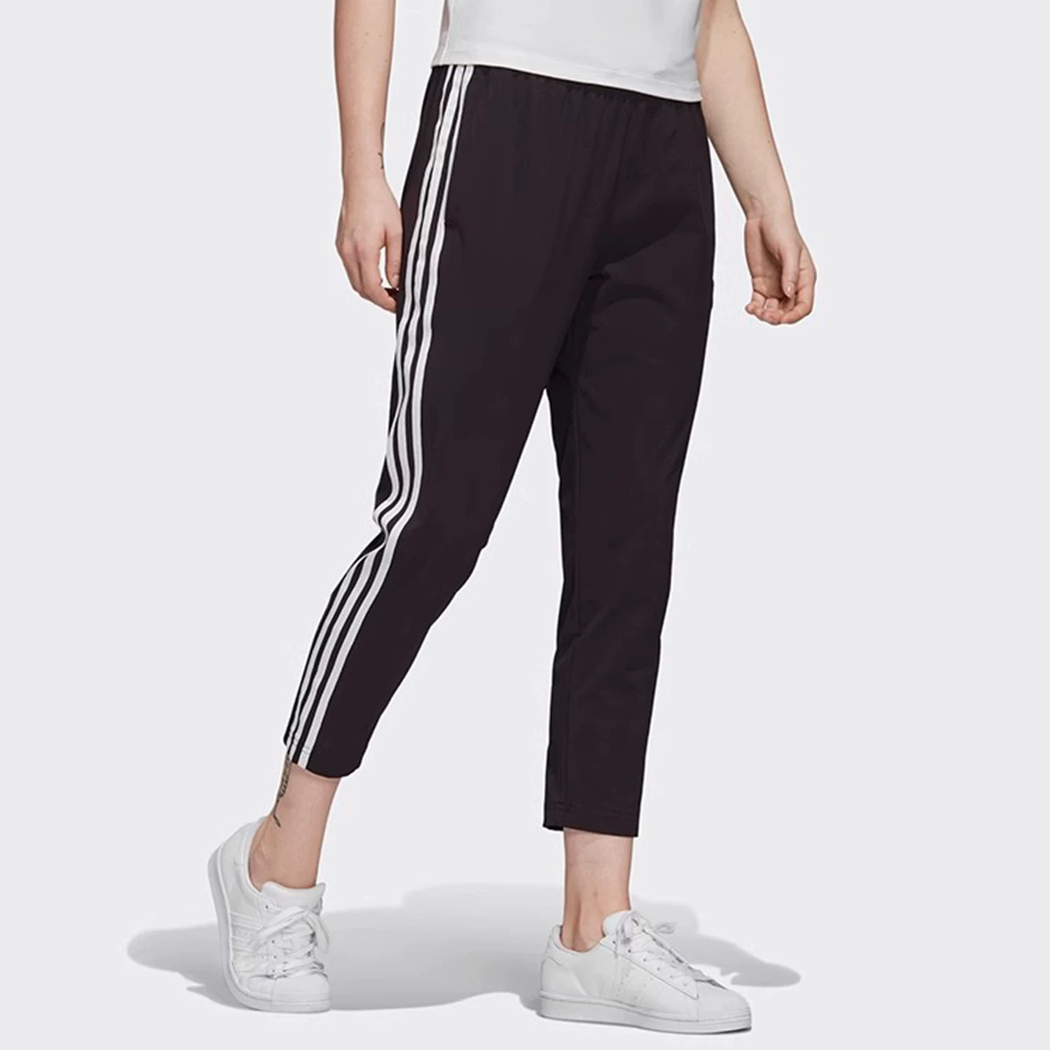 Женские спортивные штаны Adidas/ Genuine Sanya Track Pants GK6169 дословно?