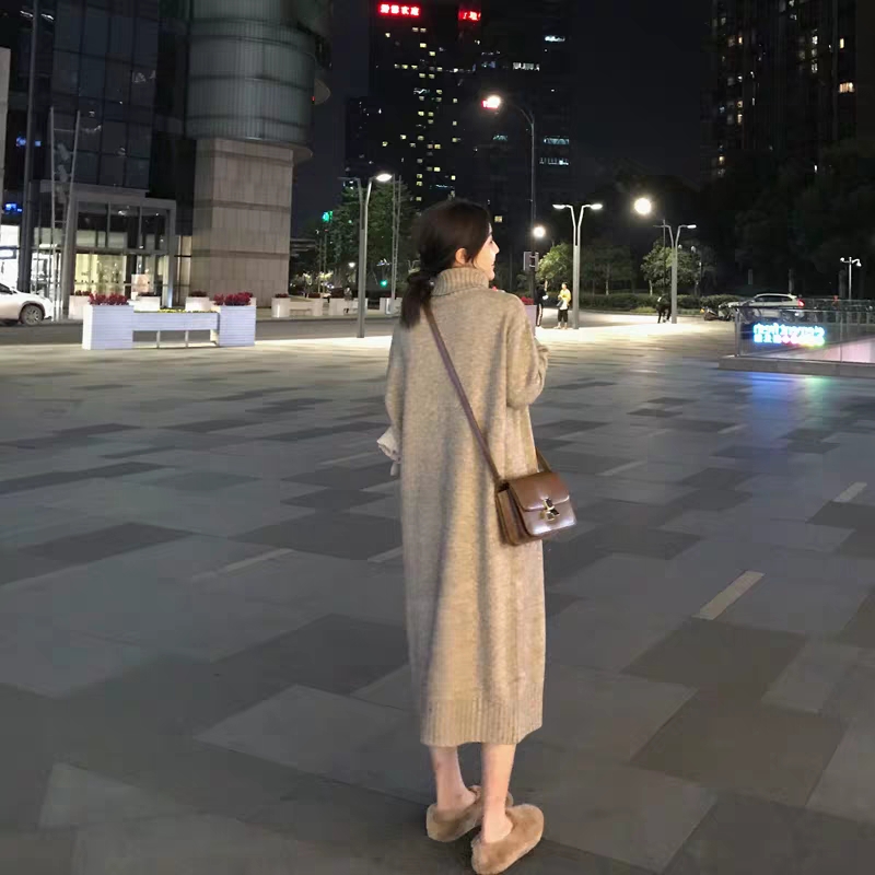 Net red turtleneck sweater skirt women's 2022 new mid-length version of the lazy style loose bottom knee knitted dress