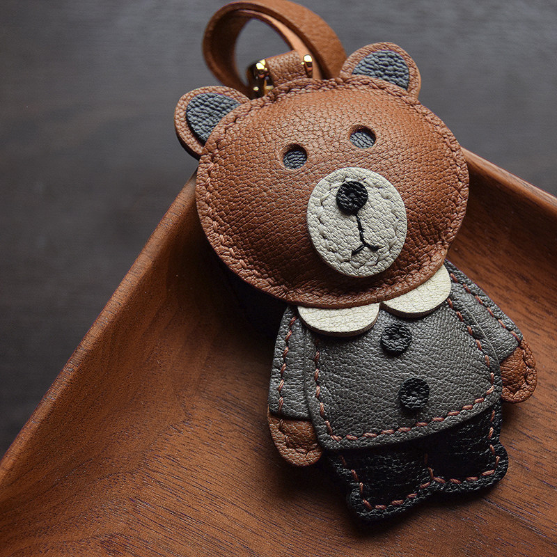 LVGEDETE Brown bear car key buckle pendant key chain matching decorated female old flower bag hanging ornament pendant