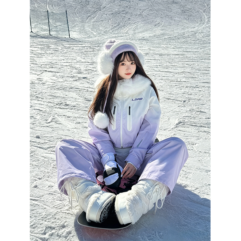 Fuyan White and Purple Gradient Short Ski Suit for Women 2026 New Outdoor Waterproof, Windproof and Cold-Proof Snowboard Suit Fuyan White and Purple Gradient Short Ski Suit for Women 2026 New Outdoor Waterproof, Windproof and Cold-Proof Snowboard Suit
