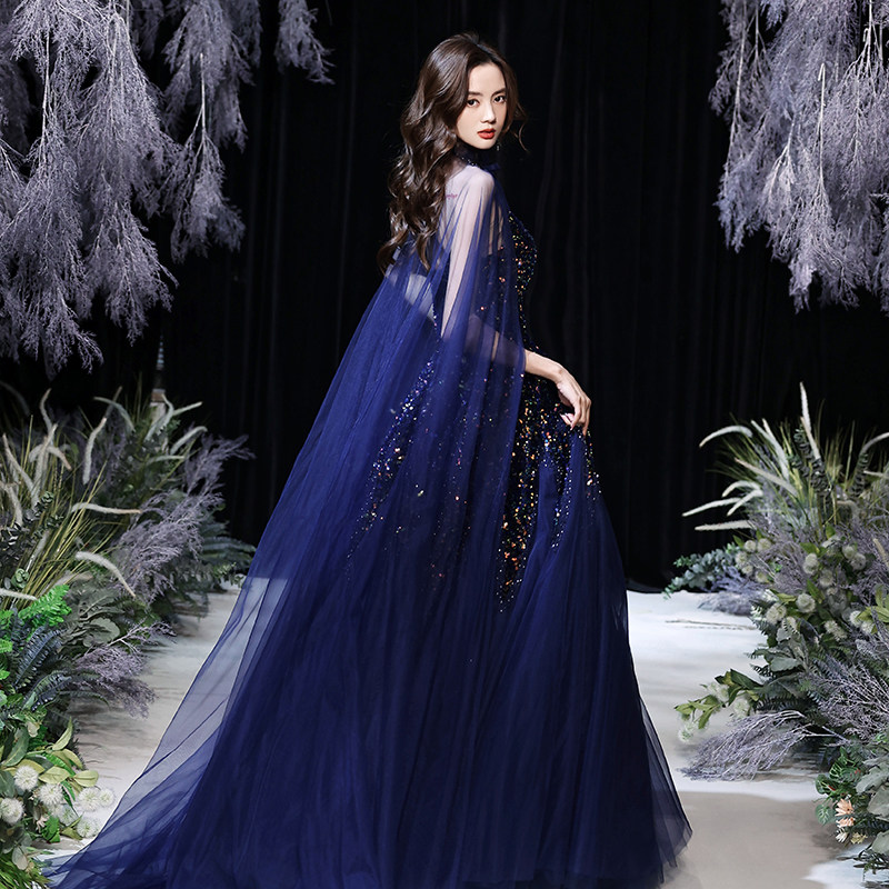 High-end performance evening dress female 2021 new niche design sense Advanced texture annual meeting host light luxury dress dress