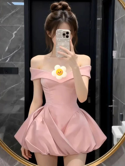 Purely Sexy and Stylish, Beautiful Photoshoot-Ready Puffy Dress for Women, New Spring/Summer Collection, Off-Shoulder Strapless Waist-Cinching Short Dress