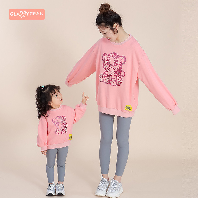 Tiger years pro-child fashion spring clothing 2022 new family of three spring and autumn mother and daughter female tide Han version of the internet red necropolis