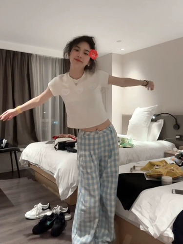 Милая приталенная короткая футболка с коротким рукавом с бантиком, по фигуре, подходит для подростков