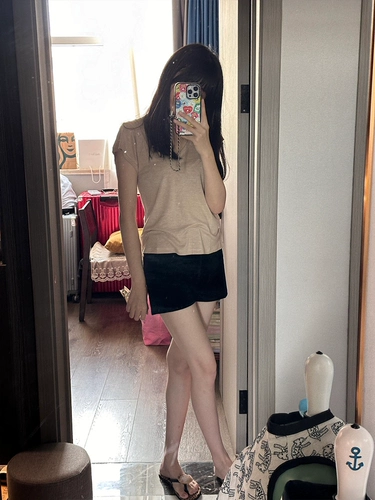 Приталенная футболка с коротким рукавом, V-образный вырез, городской стиль, изысканный стиль