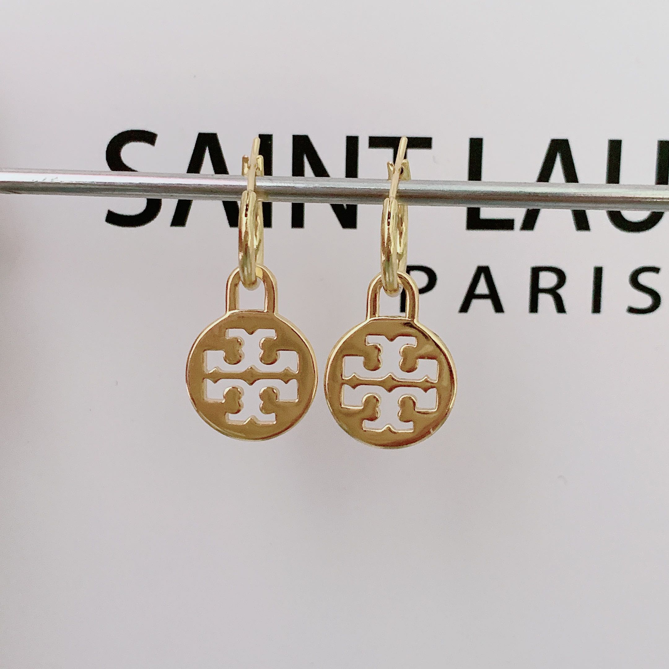 European and American style jewelry fashion all-match real gold plated personality hollow logo simple temperament earrings earrings