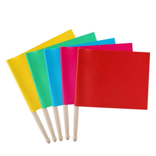 Танец утренний трах, маленький флаг частный детский сад, директивная директива, красный маленький цветной флаг стреляет в деревянное оборудование