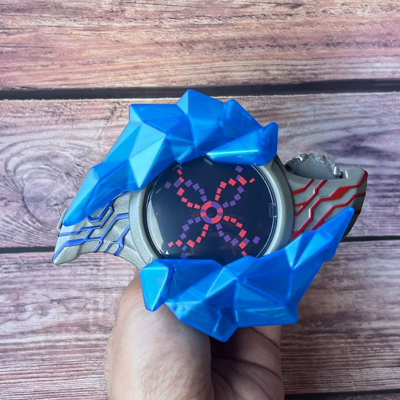Bandai, Ultra, настоящий небольшой Ultraman Тига, браслет, трансформер для мальчиков, игрушка, издает звуки, подарок на день рождения