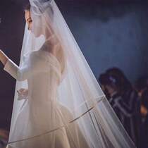 Zhang Xin gives the same wedding veil new satin noodle drag over 3 m wide covered fork and long brush