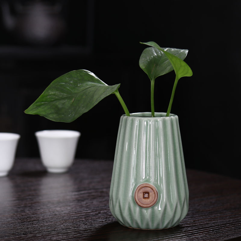 Violet arenaceous embossed hydroponic vase creative furnishing articles move fashion small flower receptacle mesa retro household act the role ofing is tasted