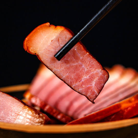 Tocino estilo cantonés Especialidad de Guangxi Granja Hechi Bama Donglan Caña de azúcar casera Tocino ahumado a la leña Tocino retirado