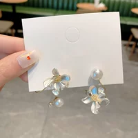 Из жемчуга, в цветочек