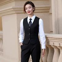 Черный жилет, штаны, рубашка